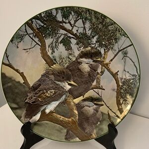 Bird collectibles plate